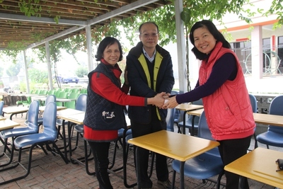 Asian University Donated desks and chairs亞洲大學捐贈課桌椅